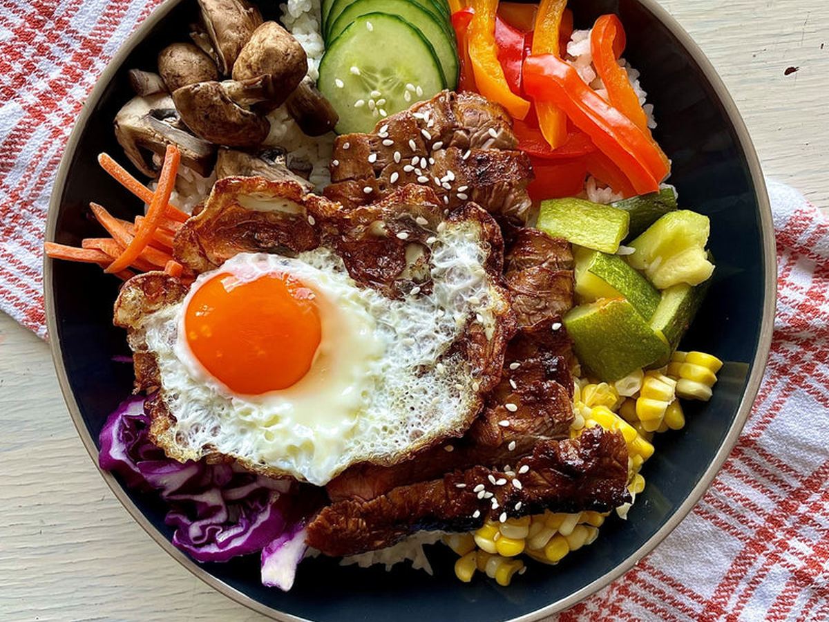 Koreansk bibimbap-okse