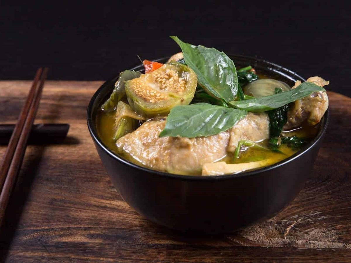 Thai grønn karri med grønnsaker