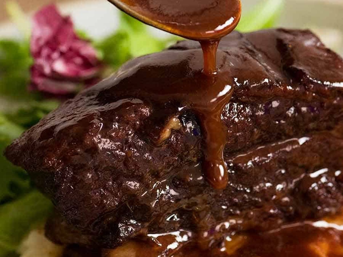 Trykkkoker Beef Short Ribs med rødvin og Chile